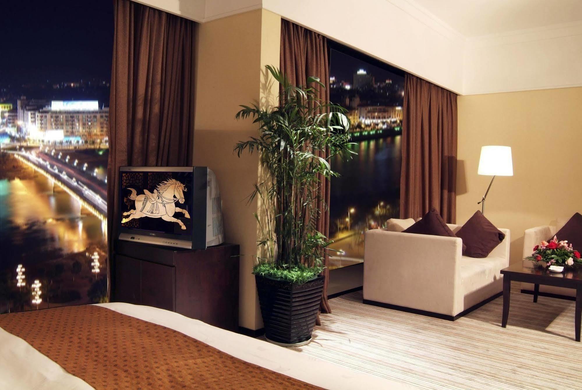 Heyuan Great International Hotel Екстер'єр фото
